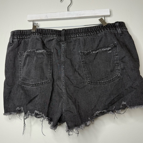 Aerie Black Distressed Jean Shorts - Picture 9 of 13